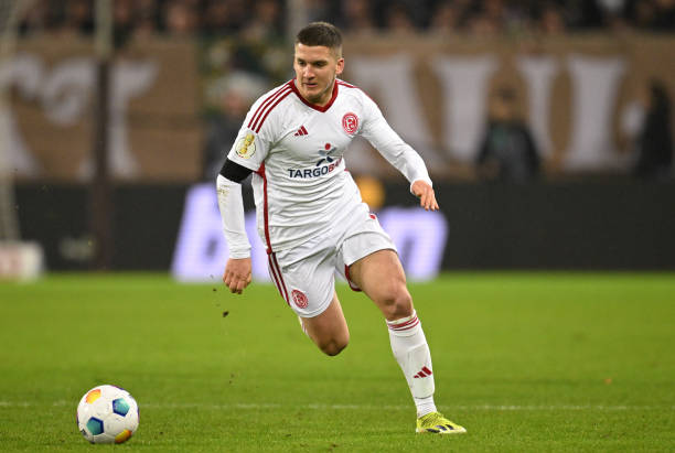 竟在哪里 竟在哪里