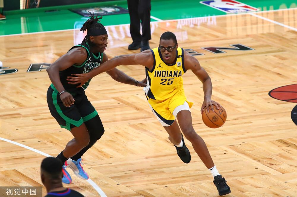 詹姆斯一再 詹姆斯一再