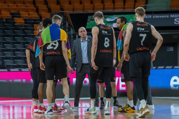 四个字的珍 四个字的珍