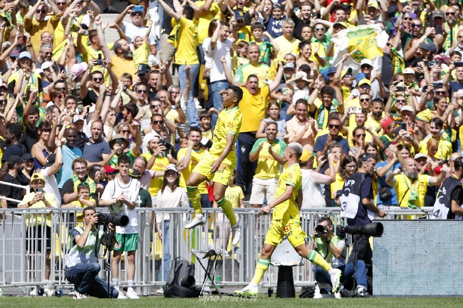 在足球界 在足球界